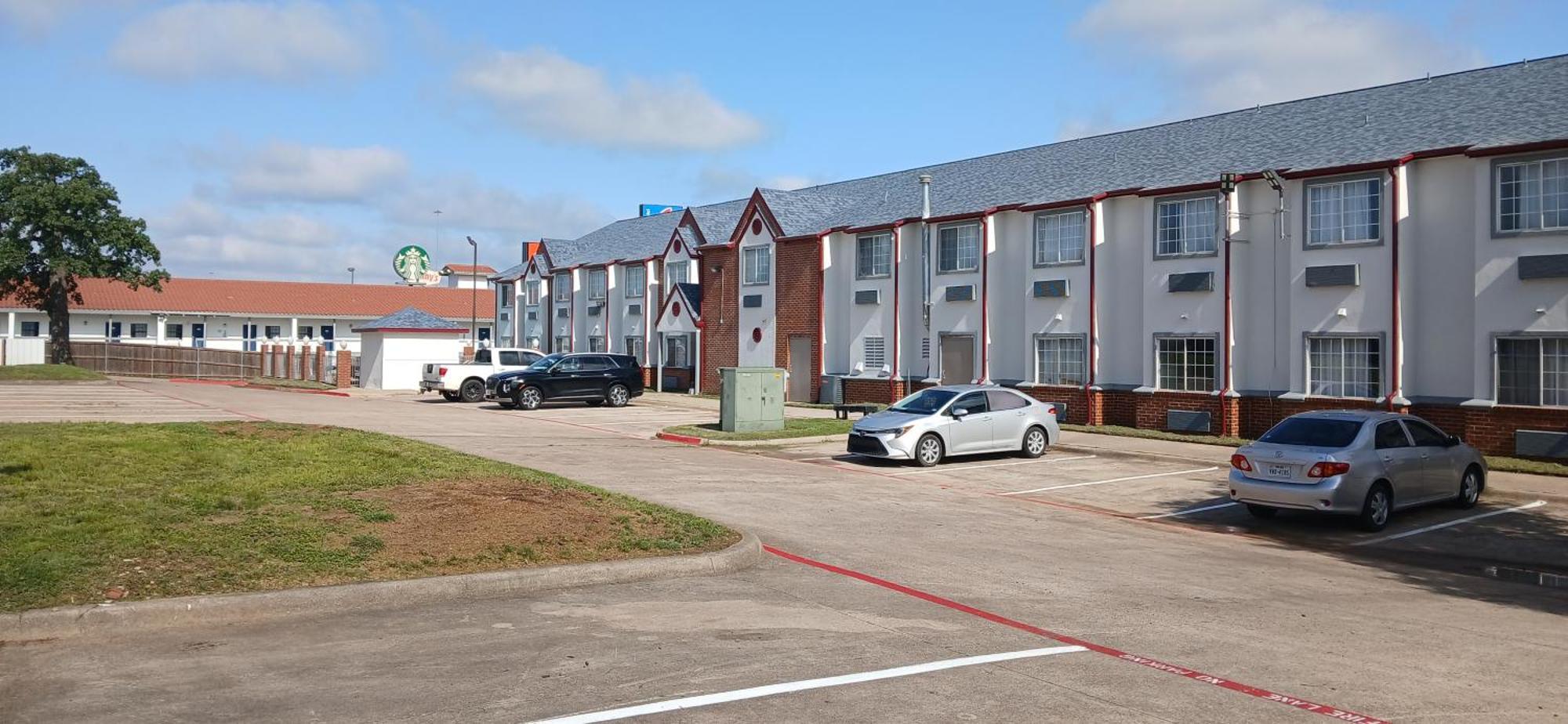 Red Roof Inn & Suites Euless - Dfw Airport Southwest Экстерьер фото